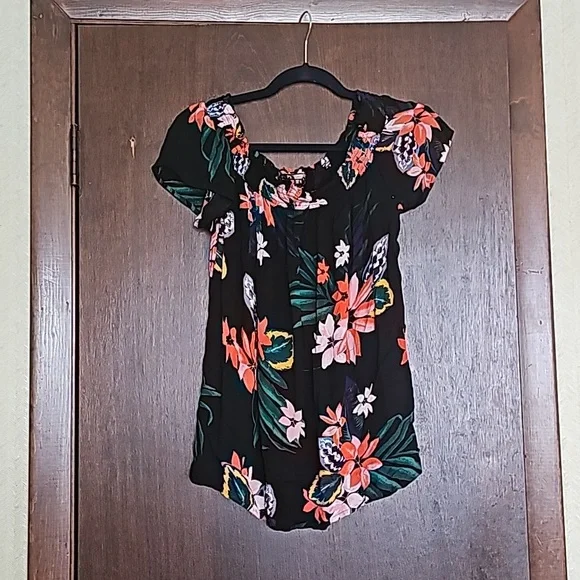 Top - Picture 1 of 1